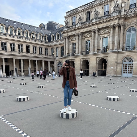 Selling pre-loved clothing ❤️ These items are very well-taken care of. - Picture 1 of 2